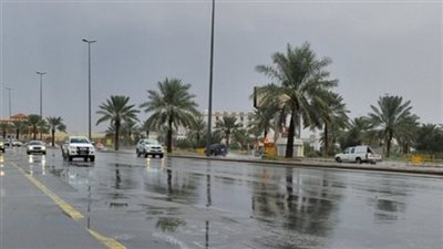  فيديو| أمطار تغرق شوارع الرياض من جديد .. ومتابعون : ربنا يسترها علينا