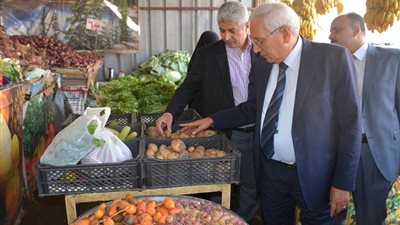 محافظ الدقهلية يطالب بتجهيز 10 أطنان بطاطس لمنافذ البيع بالمنصورة