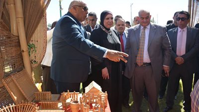 صور.. نيفين جامع تزور الوادي الجديد لتوقيع اتفاقية تعاون لمشروعات جديدة