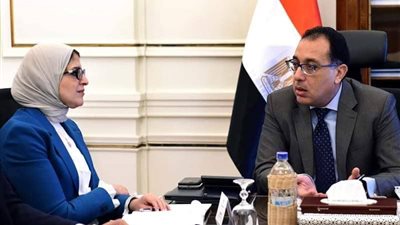رئيس الوزراء يجتمع مع هالة زايد للتشاور حول الارتقاء بجودة الخدمات الصحية