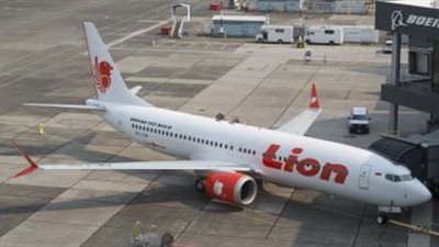 إندونيسيا تعلن انتشال جثث أحد ضحايا الطائرة المنكوبة