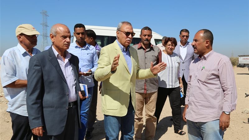 محافظ قنا