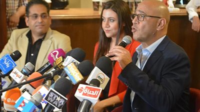 صور| المؤتمر الصحفي لمسرحية جريمة في المعادي للفنان أشرف عبد الباقى