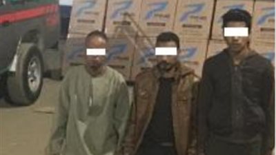 ضبط 3 متهمين في سرقة سيارة محملة بكميات من السجائر والاعتداء على مستقليها بأسيوط