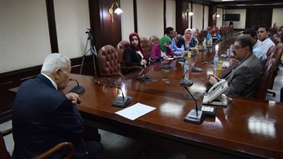 صور| رئيس الأعلى للإعلام يرحب بطلاب 