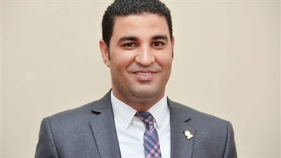 فيديو.. مصطفى ثابت رئيس التحرير التنفيذي لموقع الفجر:  مصر رائدة في فكرة منتدى شباب العالم