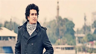 محمد محسن يودع الإعلامي حمدي قنديل  بصورة نادرة 