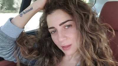 مي عز الدين فتاة شعبية في 