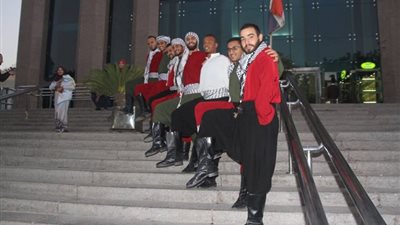 صور|استعدادات مكثفة لحفل ختام مهرجان الفنون والفلكلور الافروصيني الليلة 