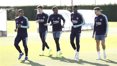 صور.. ميسي يشارك في تدريبات برشلونة لليوم الثاني على التوالي
