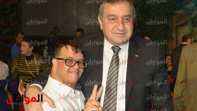 نجوم مهرجان الفنون والفلكلور الأفروصيني يكرمون فرقة أولادنا