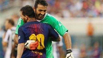 بوفون: برشلونة يملك أفضل لاعب في العالم