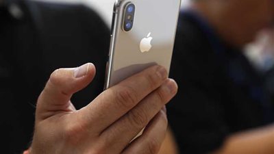 خطر يهدد هواتف آيفون النسخة الجديدة تعرف عليه !