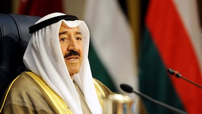 أمير الكويت يدين حادث دير الأنبا صموئيل بالمنيا