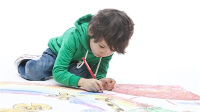 4 خطوات علشان يعرف ابنك يرسم.. تعرفي عليها