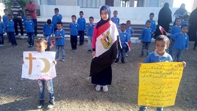 طلاب معاهد القصير الأزهرية يرفعوا شعار 