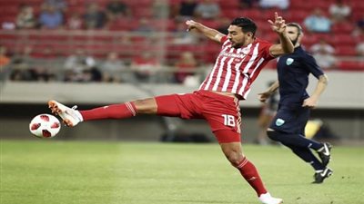فيديو.. أوليمبياكوس يتقدم على أريس بهدف أحمد حسن كوكا