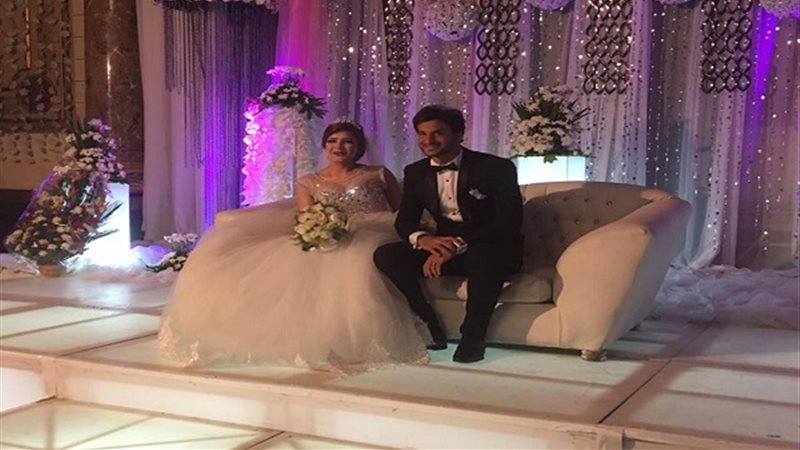 محمود علاء وزوجته