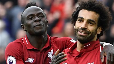صور .. محمد صلاح يطير إلي بلغراد 