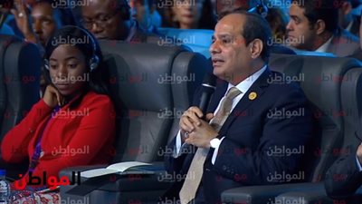المذيع يعتذر عن خطأ كبير أمام الرئيس السيسى.. تعرف عليه 
