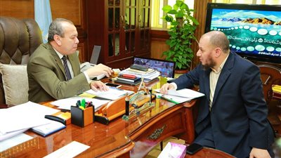 محافظ كفر الشيخ يبحث مع نائب البرلس مشكلات المواطنين