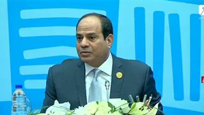 السيسي في منتدى شباب العالم: نحتاج لتشكيل لجنة قومية لمناقشة كيفية التعامل مع مواقع التواصل الاجتماعي