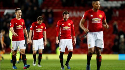 مانشستر يونايتد يبحث بيع 