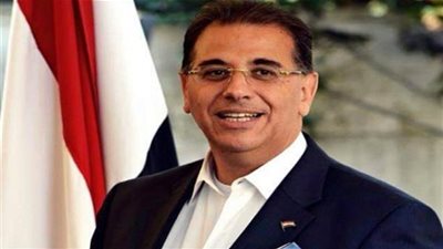 سفير مصر في تونس يستقبل بعثة الأهلي في مطار قرطاج