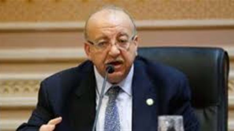  رئيس لجنة الإسكان