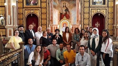 صور.. أبناء المصريين فى الخارج بكاتدرائية السمائيين ومسجد الصحابة بمدينة شرم الشيخ بصحبة وزيرة الهجرة