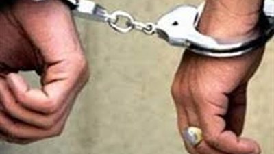 ضبط أحد الأشخاص قام بالاستيلاء على مبالغ مالية من المواطنين بدعوى توظيفها