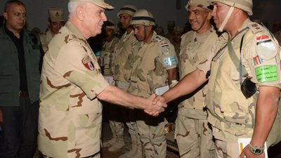 صور..رئيس أركان القوات المسلحة يشهد المرحلة الرئيسية للمشروع التكتيكى 