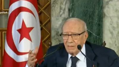 عاجل| الرئيس السبسي يوضح موقفه من تمديد حالة الطواريء في تونس