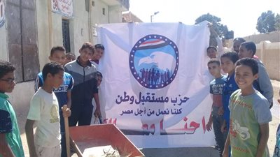 صور.. معسكر نظافة وتجميل الشوارع في واحة باريس
