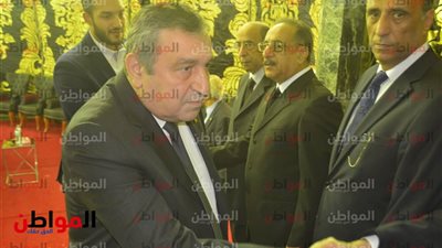 صور| وصول رئيس وزراء مصر الأسبق  إلى عزاء حمدي قنديل 