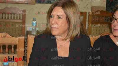 صور .. نجلي الرئيس جمال عبدالناصر يشاركان في عزاء حمدي قنديل