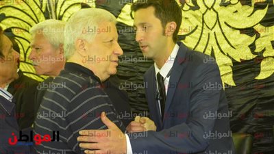 صور| النائب مرتضى منصور يقدم العزاء في الإعلامي الراحل حمدي قنديل 