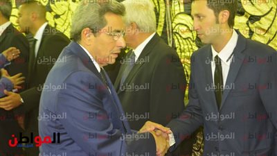 صور| محمود سعد يقدم العزاء في حمدي قنديل