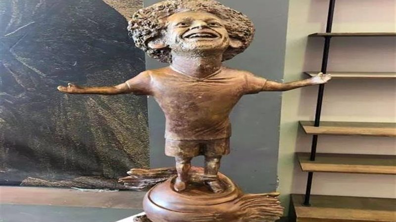 تمثال صلاح 