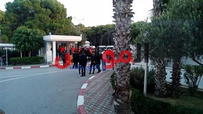 صور.. الأمن التونسي يجمع أتوبيس الأهلي والجماهير والإعلاميين في مجموعة واحدة
