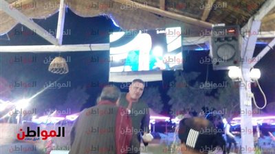 صور| مشجعي سوهاج يتدافعون على المقاهي انتظارا لنتائج الأهلي بالبطولة الأفريقية