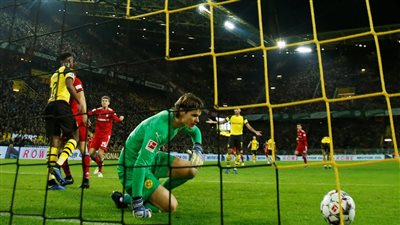 ليفاندوفيسكي يتقدم لبايرن على دورتموند في الشوط الأول