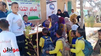 صور.. قافلة طبية وخبز مجاني لأهالي قرية بغداد بواحة باريس