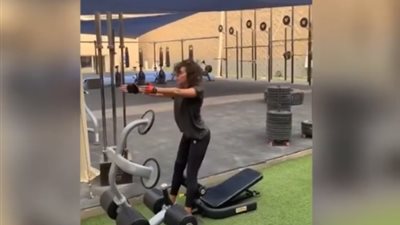 شاهد ياسمين صبري تلفت الأنظار بشكل مثير.. ومغردون: فولت العفوية زيادة عندها 