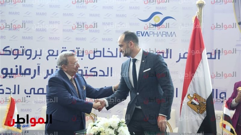 البروفيسور مصطفى