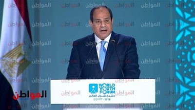 السيسي يعود من إيطاليا بعد مشاركته في قمة باليرمو 