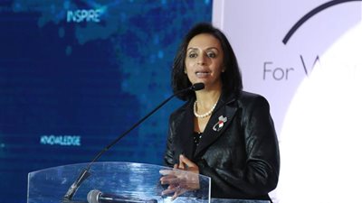 مايا مرسي : نتعاون مع  لوريال مصر واليونسكو لتوثيق إنجازات 3000  عالمة مصرية