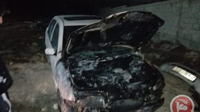 مستوطنون صهاينه يردون على حرق حافلة بإشعال النيران في سيارة