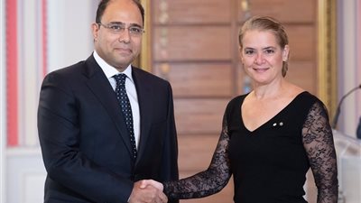 صور .. سفير مصر في كندا يقدم أوراق اعتماده للحاكم العام 