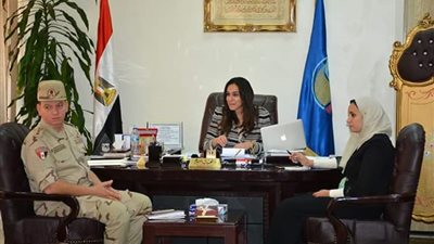 صور.. نائب محافظ البحيرة تعقد اجتماعا مع مديري محطات الأرصاد الجوية